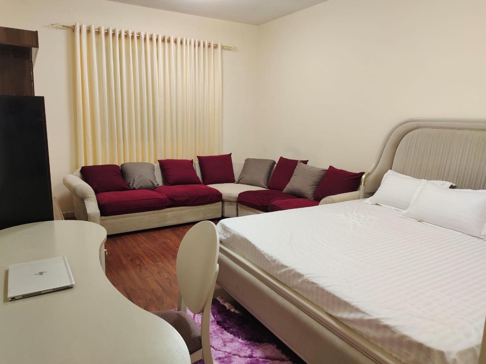 Arnim Suite - 3 Bedrooms Apartment الشارقة المظهر الخارجي الصورة