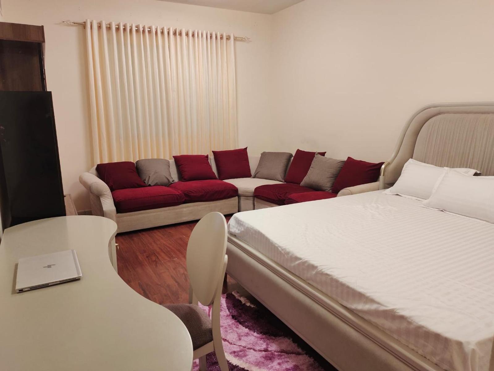 Arnim Suite - 3 Bedrooms Apartment الشارقة المظهر الخارجي الصورة